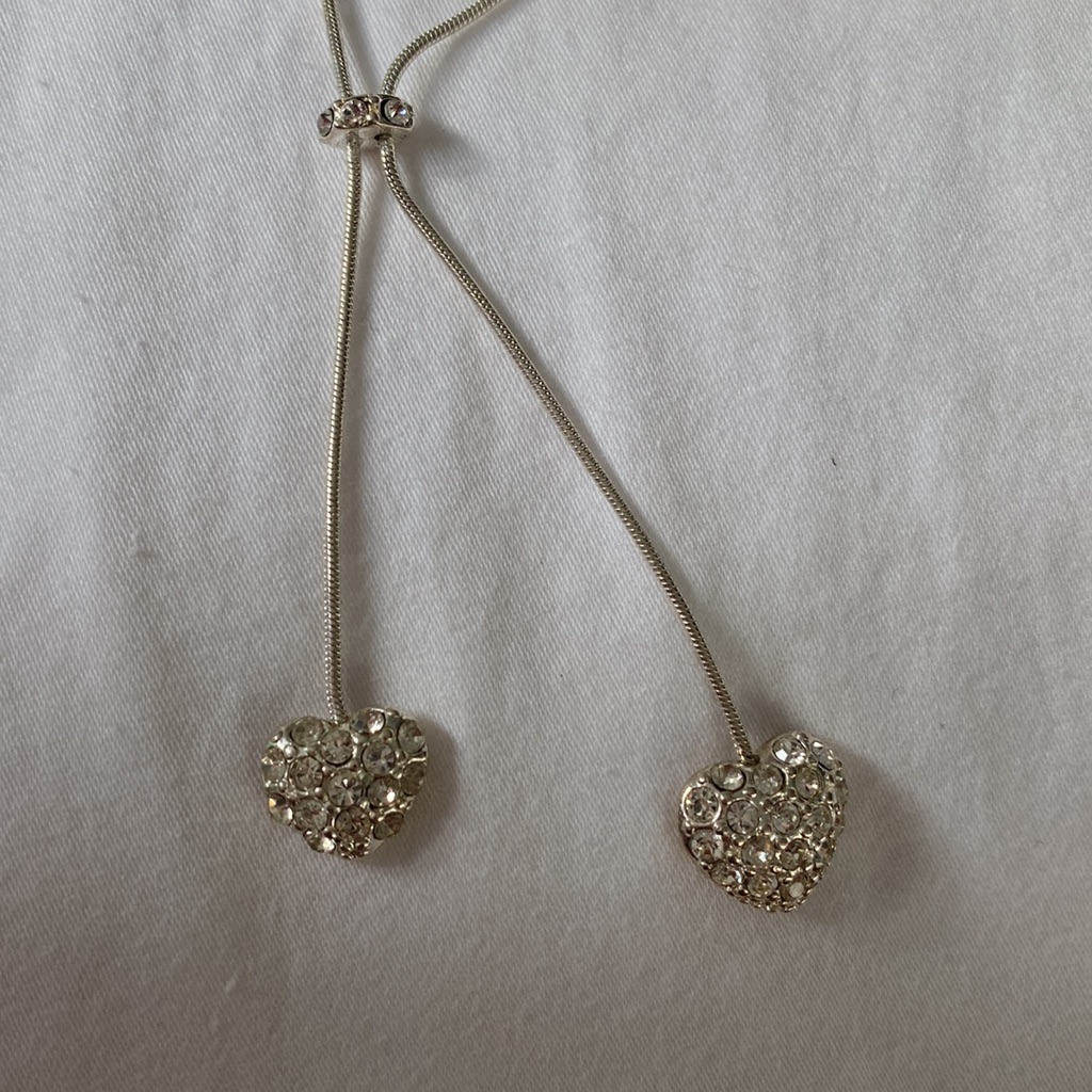 32 Chain Silver Heart Crystal Necklace Preowned
